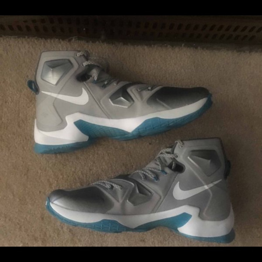 Lebron 13 “Blue lagoon” size 11